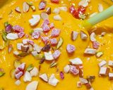 A picture of step 3 of Suji Mango Cake.