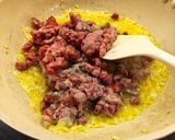 Foto langkah ke 7 dari resep Meat Lover Pizza.