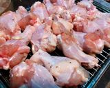 รูปขั้นตอนการทำที่ 2 ของ ปีกไก่ย่างเกลือ (เสริฟพร้อมข้าวเหนียวนึ่งร้อนๆ)