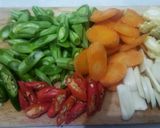 Foto langkah ke 1 dari resep Tumis wortel, buncis dan jagung.