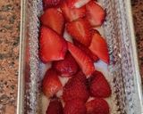 Foto del paso 1 de la receta: Budín invertido de frutilla 🍓