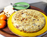 Foto del paso 4 de la receta: Tortilla de patatas y cebolla roja