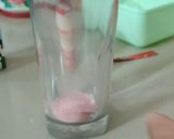 Foto langkah ke 1 dari resep Strawberry milk yakult 🍺🍓.