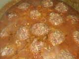 Albóndigas con tuco y puré