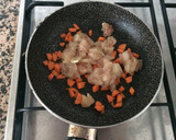 Foto del paso 3 de la receta: Espaguetis con salsa de soja, pollo, champiñones y zanahoria