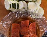 Hình bước làm 1 của món Phile cá hồi nước tương sốt bơ mix bí ngòi