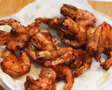 Foto langkah ke 6 dari resep Udang Bawang Goreng Sambal Embe.
