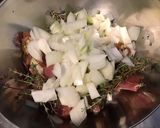 Une image de l'étape 4 de Araignée de porc marinée thym,citron et poivre vert frais & sautée tomates et oignon.