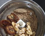 A picture of step 1 of Walnut Dates smoothie.