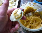 Foto del paso 5 de la receta: Huevos rellenos caseros