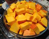 Une image de l'étape 1 de Soupe de courge à l'ail rôti.