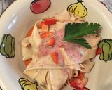 Foto del passaggio 3 della ricetta Pappardelle al sugo di fragole