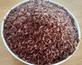 A picture of step 1 of Kerala matta rice kanji.