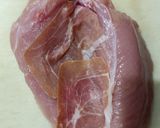Foto del paso 1 de la receta: Pechuga de Pavo Mechada con Jamón y Hierbas Aromáticas