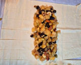Foto del paso 2 de la receta: Trenza de hojaldre rellena de manzana y frutos secos
