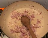 A picture of step 2 of Greek Orzo with chicken and kale.