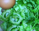 Hình bước làm 1 của món Khổ qua xào trứng