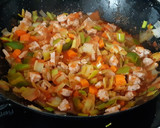Foto del paso 4 de la receta: Tortillas integrales de trigo con lomo de cerdo y verduras