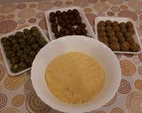 صورة لخطوة 3 من وصفة معمول الحليب المكثف بالطحين وبحشوة الفستق الحلبي والراحة والجوز والتمر