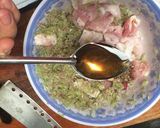 A picture of step 5 of Bún Thịt Nướng with Scallion Oil.