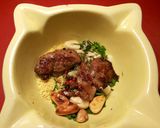 Foto del paso 16 de la receta: Pollo al horno con majado de hígado y patatas rojas asadas