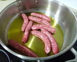 Foto del paso 1 de la receta: Longanizas con tomate