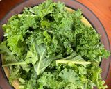 Hình bước làm 1 của món Nước Ép Níu Kéo Thanh Xuân (Thơm + Kale+ Ổi)
