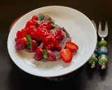A picture of step 7 of Raggi & Strawberry Crepe.