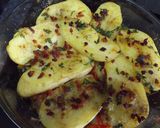 Foto del paso 2 de la receta: Patatas y pimientos al horno con jamón al limón