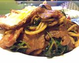 รูปขั้นตอนการทำที่ 6 ของ สปาเก็ตตี้กระเพราหมูนุ่มไข่ดาว