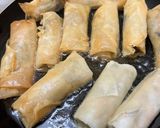 Hình bước làm 3 của món Chả giò thịt tôm và rau củ