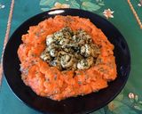 Une image de l'étape 4 de Couronne de purée de carottes aux champignons sautés épicés.