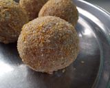 A picture of step 2 of Chicken scotch eggs II.