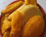 A picture of step 1 of Mango pineapple smoothie.
