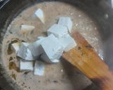 A picture of step 2 of Nawabi white paneer gravi.