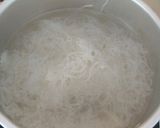 Foto langkah ke 1 dari resep Bihun kecap sawi hijau simpel untuk pemula.