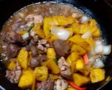 รูปขั้นตอนการทำที่ 4 ของ ตับไก่ผัดสับปะรด