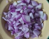 A picture of step 1 of Egg bhurji.