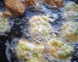 Foto del paso 4 de la receta: Buñuelos con vegetales!