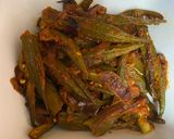 A picture of step 6 of Bhindi Masala (Okra Masala).
