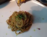 Foto del passaggio 7 della ricetta Tagliolini alla liquirizia con colatura di alici e lime