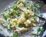 अंडा मोमोज (egg momos recipe in marathi) रेसिपी स्टेप 2 फोटो 