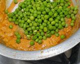 A picture of step 4 of Methi Malai Matar.