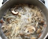 รูปขั้นตอนการทำที่ 1 ของ ยำแซ่บเห็ดไข่ต้ม
