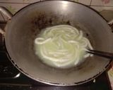 Foto langkah ke 4 dari resep Jjangmyeon Sosis.