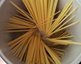 Foto del paso 1 de la receta: Fettuccine con crema y jamón