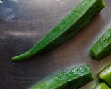 A picture of step 2 of Masala Bhindi Fry.