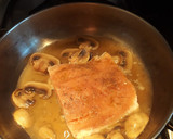 Foto del paso 4 de la receta: Salmón al, vino blanco con champiñones🥰