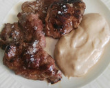 Foto del paso 8 de la receta: Carrilleras a la plancha con puré de patatas y ajo negro