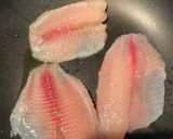 Foto del paso 3 de la receta: Filete de pescado con salsa de queso y vegetales 🤤